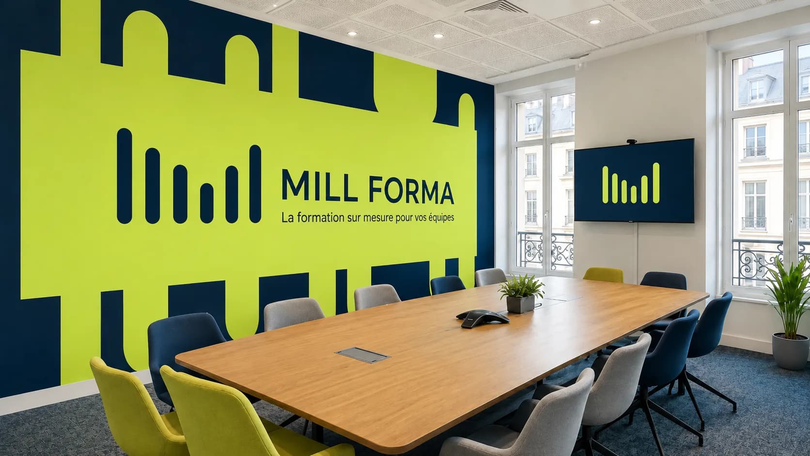 Salle de formation Mill-Forma, mur aux couleurs de la marque